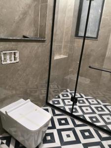 Common Bathroom Image of 2800 Sq.ft 4 BHK Builder Floor for sale in Sector 43 Gurgaon for Rs. 44000000