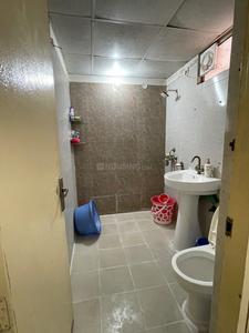Bathroom Image of 1300 Sq.ft 3 BHK Apartment / Flat for rent in Mittal Rajnagar Residency, Raj Nagar Extension Ghaziabad for Rs. 20000
