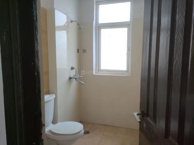 Bathroom Image of 1570 Sq.ft 3 BHK Apartment / Flat for sale in Ramprastha Pearl Court, Vaishali Ghaziabad for Rs. 21200000