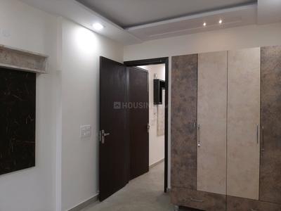 Bedroom Image of 850 Sq.ft 2 BHK Builder Floor for sale in Shalimar Bagh New Delhi for Rs. 11000000