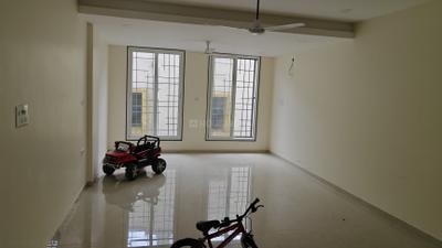 Living Room Image of 1900 Sq.ft 4 BHK Apartment / Flat for rent in Manish Nagar Nagpur for Rs. 32000