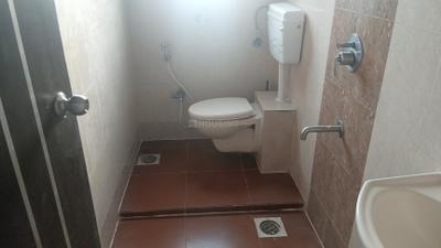 Bathroom Image of 860 Sq.ft 2 BHK Apartment / Flat for rent in Malad West Mumbai for Rs. 48000
