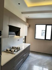 Kitchen Image of 1600 Sq.ft 3 BHK Builder Floor for rent in Ansal Esencia Sector 67, Sector 67 Gurgaon for Rs. 40000