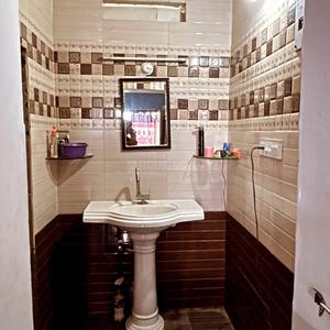 Bathroom Image of 720 Sq.ft 5 BHK Independent House for sale in Konthamuru Rajahmundry for Rs. 5500000