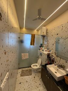 Bathroom Image of 2000 Sq.ft 4 BHK Builder Floor for rent in Sector 57 Gurgaon for Rs. 150000