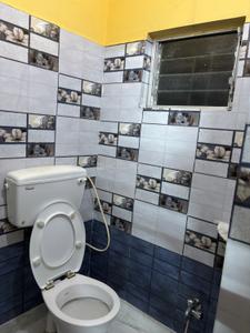 Bathroom Image of 1110 Sq.ft 2 BHK Apartment / Flat for sale in Airport Gate no. 1 Kolkata for Rs. 3800000