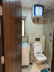 Bathroom Image of 1380 Sq.ft 2 BHK Apartment / Flat for rent in Supertech Supernova, Sector 94 Noida for Rs. 55000