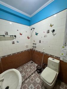 Bathroom Image of 1550 Sq.ft 3 BHK Builder Floor for rent in Vasundhara Ghaziabad for Rs. 21000