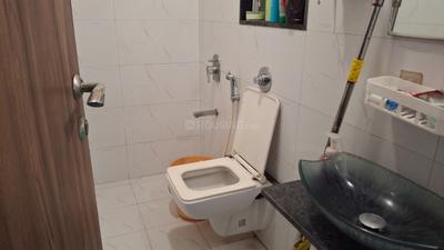 Bathroom Image of 455 Sq.ft 2 BHK Apartment / Flat for sale in Platinum Tower 7, Andheri West Mumbai for Rs. 16500000