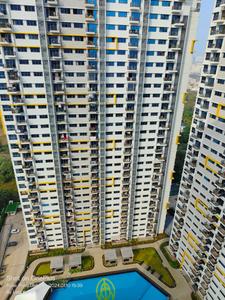 Image of 585 Sq.ft 1 BHK Apartment / Flat for sale in Amanora Gold Towers, Hadapsar, Pune for Rs. 7400000