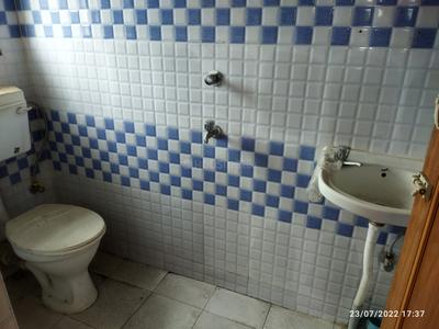 Bathroom Image of 410 Sq.ft 1 BHK Builder Floor for rent in Bagmari Kolkata for Rs. 10000