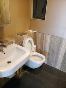 Bedroom Two Image of 880 Sq.ft 2 BHK Apartment / Flat for rent in Piramal Mahalaxmi South Tower, Worli Mumbai for Rs. 170000