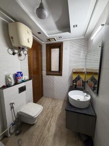 Bathroom Image of 1440 Sq.ft 3 BHK Builder Floor for sale in Chittaranjan Park New Delhi for Rs. 28500000