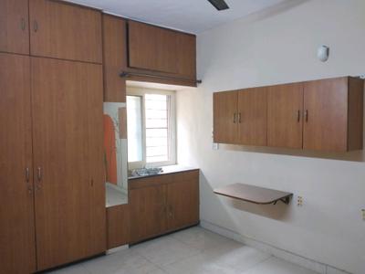 Bedroom Image of 1300 Sq.ft 3 BHK Apartment / Flat for sale in  Mayur Vihar Phase 1 Pocket 1 RWA, Mayur Vihar Phase 1 New Delhi for Rs. 20000000
