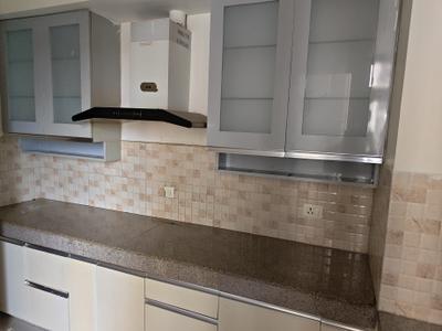 Kitchen Image of 1700 Sq.ft 3 BHK Apartment / Flat for rent in Shalimar Oneworld Vista, Gomti Nagar Lucknow for Rs. 42000