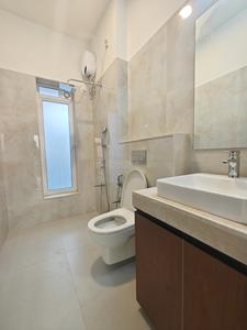 Bathroom Image of 1850 Sq.ft 3 BHK Apartment / Flat for sale in L And T West Square, Seawoods Navi Mumbai for Rs. 45000000