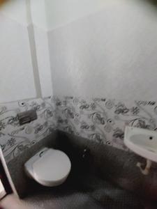 Bathroom Image of 750 Sq.ft 2 BHK Apartment / Flat for rent in Mahalakshmi Nagar Indore for Rs. 18000