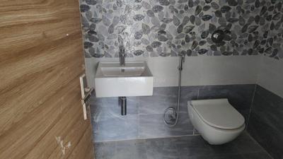 Bathroom Image of 1550 Sq.ft 3 BHK Apartment / Flat for rent in Danapur Patna for Rs. 20000