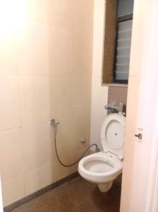 Common Bathroom Image of 1044 Sq.ft 3 BHK Apartment / Flat for rent in Kalpataru Estate, Andheri East Mumbai for Rs. 93000
