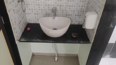 Bathroom Image of 600 Sq.ft 1 BHK Apartment / Flat for rent in Goel Amrut Ganga, Anand Nagar, Sinhagad Road Pune for Rs. 18000