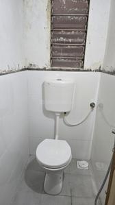 Bathroom Image of 600 Sq.ft 1 BHK Apartment / Flat for rent in Erandwane Pune for Rs. 25000