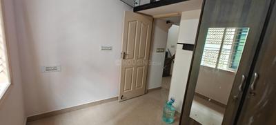 Bedroom Image of 1000 Sq.ft 2 BHK Builder Floor for rent in Cox Town Bengaluru for Rs. 20000