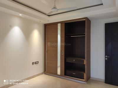 Bedroom Image of 2520 Sq.ft 4 BHK Builder Floor for sale in Punjabi Bagh New Delhi for Rs. 47500000