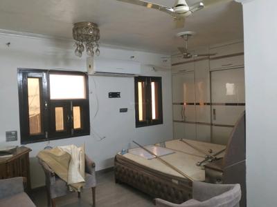 Bedroom Image of 2250 Sq.ft 5 BHK Builder Floor for sale in Rajouri Garden New Delhi for Rs. 25000000