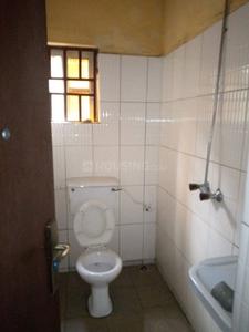 Bathroom Image of 150 Sq.ft 1 RK Apartment / Flat for rent in New Textile Market Surat for Rs. 6000