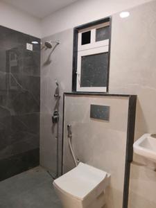 Common Bathroom Image of 910 Sq.ft 2 BHK Apartment / Flat for sale in Ruparel Westsky, Malad West Mumbai for Rs. 18000000