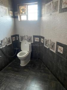 Bathroom Image of 5000 Sq.ft 5 BHK Independent House for rent in Vellakinar Village Coimbatore for Rs. 30000