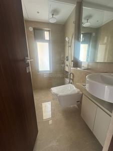 Bathroom Image of 970 Sq.ft 2 BHK Apartment / Flat for sale in Hiranandani Highland A B C D And E Wing, Powai Mumbai for Rs. 30000000