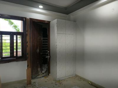 Bedroom Image of 1200 Sq.ft 3 BHK Apartment / Flat for sale in Govindpuram Ghaziabad for Rs. 4465000
