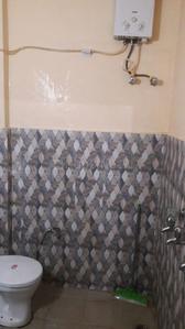 Bathroom Image of 651 Sq.ft 1 RK Apartment / Flat for rent in Darshan Purwa Kanpur for Rs. 9000
