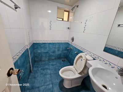 Bathroom Image of 1700 Sq.ft 3 BHK Apartment / Flat for sale in ABAD Marine Plaza, Marine Drive Kochi for Rs. 14500000