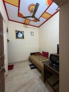 Hall Image of 300 Sq.ft 1 RK Builder Floor for rent in Husainganj Lucknow for Rs. 11000