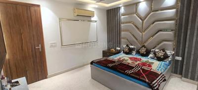 Bedroom Image of 1200 Sq.ft 3 BHK Builder Floor for sale in Ramesh Nagar New Delhi for Rs. 22500000