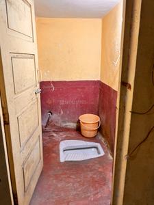 Bathroom Image of 1050 Sq.ft 2 BHK Independent House for rent in Koti Hyderabad for Rs. 20000