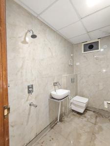 Bathroom Image of 1700 Sq.ft 3.5 BHK Apartment / Flat for sale in DM Infra, Sector 110 Noida for Rs. 6250000