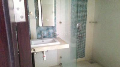 Bathroom Image of 3080 Sq.ft 4 BHK Apartment / Flat for rent in Advantage Pebble Bay, RMV Extension Stage 2 Bengaluru for Rs. 250000