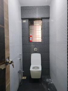 Common Bathroom Image of 1300 Sq.ft 3 BHK Apartment / Flat for rent in Kamala Shakti Enclave, Malad West Mumbai for Rs. 65000