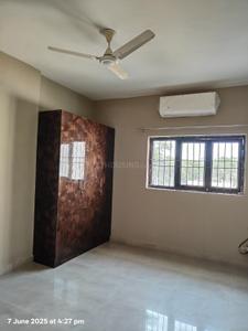 Bedroom Image of 3200 Sq.ft 3 BHK Builder Floor for rent in Sector 15A Noida for Rs. 125000