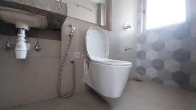 Bathroom Image of 855 Sq.ft 2 BHK Apartment / Flat for rent in Kalpataru Sunrise, Thane West Thane for Rs. 35000