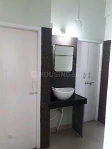Bathroom Image of 670 Sq.ft 1 BHK Apartment / Flat for rent in Hari Parva, Wanowrie Pune for Rs. 20000