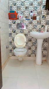 Bathroom Image of 1150 Sq.ft 3 BHK Apartment / Flat for rent in Sector 8 Gurgaon for Rs. 35000