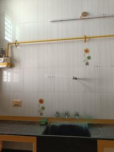 Bathroom Image of 1450 Sq.ft 2 BHK Independent House for rent in Narasothipatti Salem for Rs. 16000