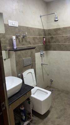 Heritage Tower Bathroom One 4
