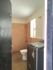 Common Bathroom Image of 849 Sq.ft 2 BHK Apartment / Flat for rent in Jaypee Aman, Aurangabad Noida for Rs. 18000