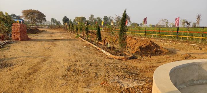 Dandi, Naini Main Image 1
