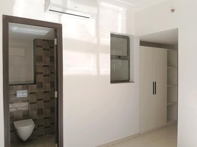 Bedroom Image of 900 Sq.ft 2 BHK Apartment / Flat for rent in Lodha Splendora, Kasarvadavali Thane for Rs. 26094